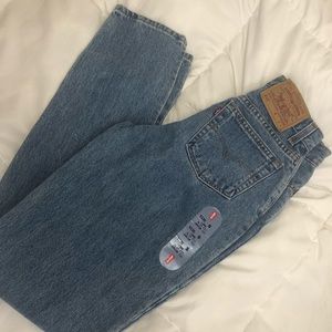 • Levi’s junior fit size 5 brand new never used